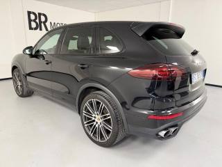 PORSCHE Cayenne usata, con Autoradio