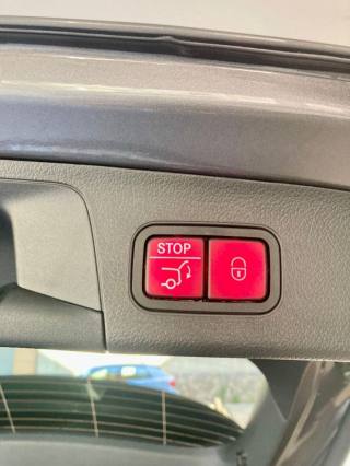 MERCEDES-BENZ GLA 220 usata, con Airbag testa