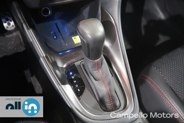 TOYOTA Yaris usata 12