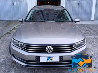 VOLKSWAGEN Passat Variant usata, con Airbag