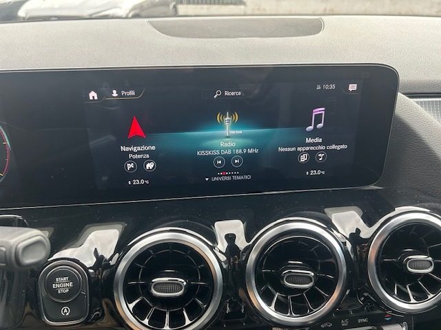 MERCEDES-BENZ GLA 200 usata, con Park Distance Control