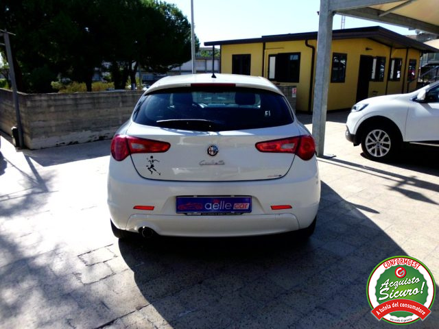 ALFA ROMEO Giulietta usata, con Autoradio