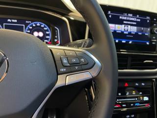 VOLKSWAGEN T-Roc usata, con Controllo automatico clima