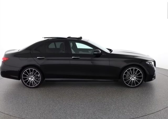 MERCEDES-BENZ E 220 usata, con Autoradio