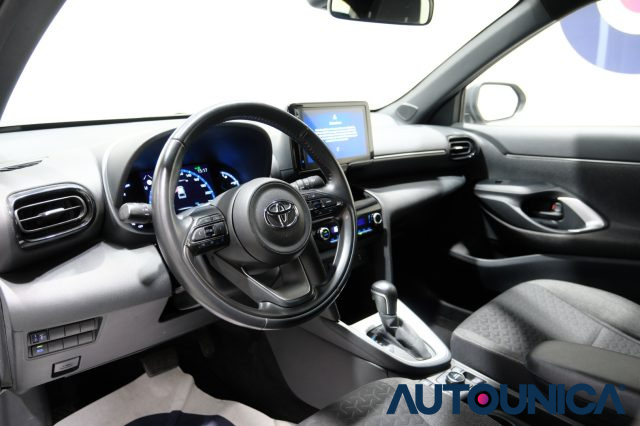 TOYOTA Yaris Cross usata, con Autoradio