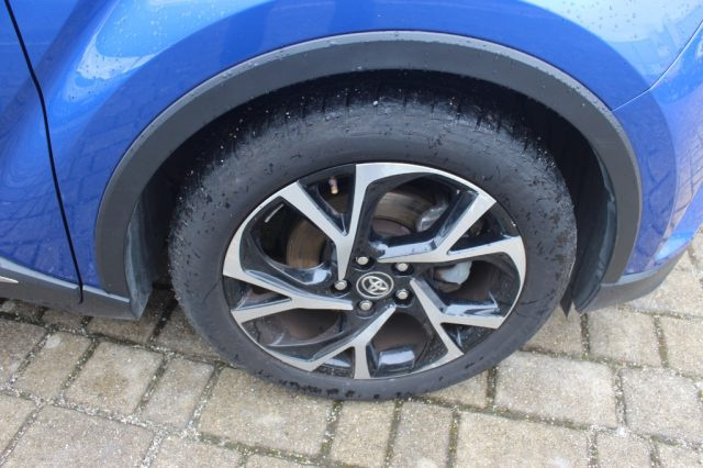 TOYOTA C-HR usata, con Specchietti laterali elettrici