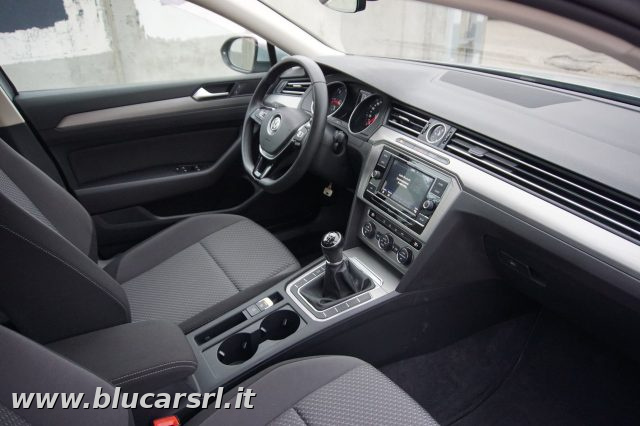 VOLKSWAGEN Passat usata, con Controllo trazione