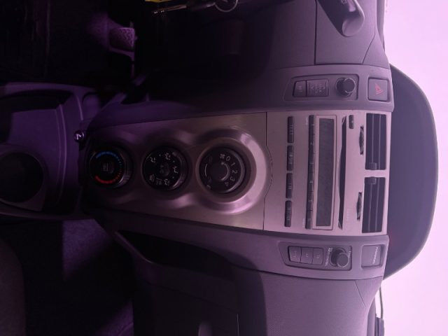 TOYOTA Yaris usata 12