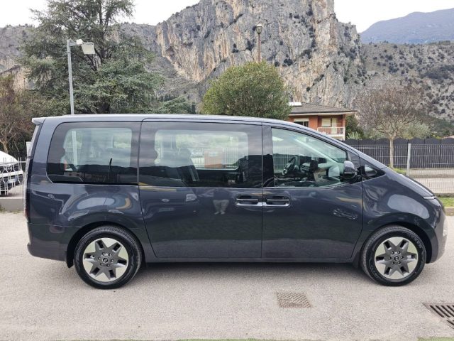 HYUNDAI Staria usata, con Autoradio