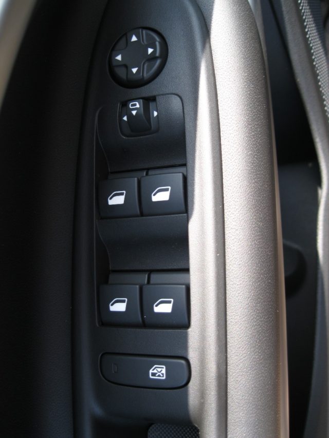 JEEP Avenger usata, con Sistema di navigazione