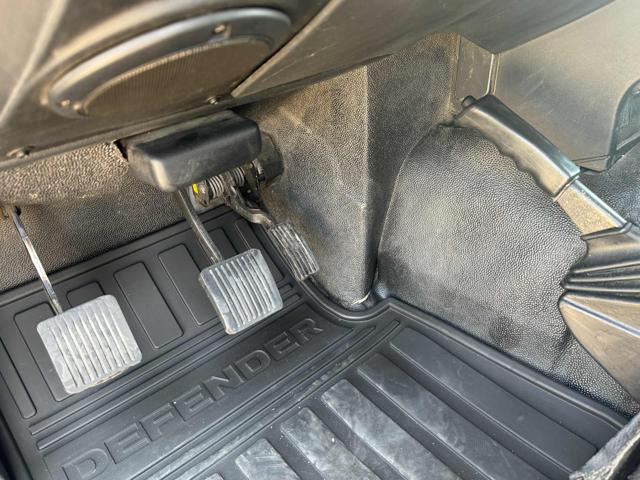 LAND ROVER Defender usata 16