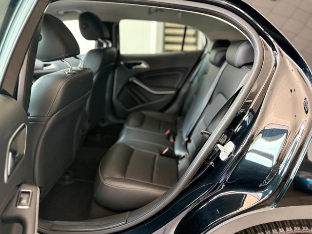 MERCEDES-BENZ GLA 180 usata, con Volante multifunzione