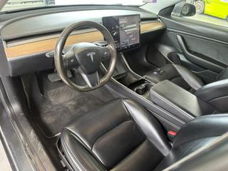 TESLA Model 3 usata, con Fendinebbia