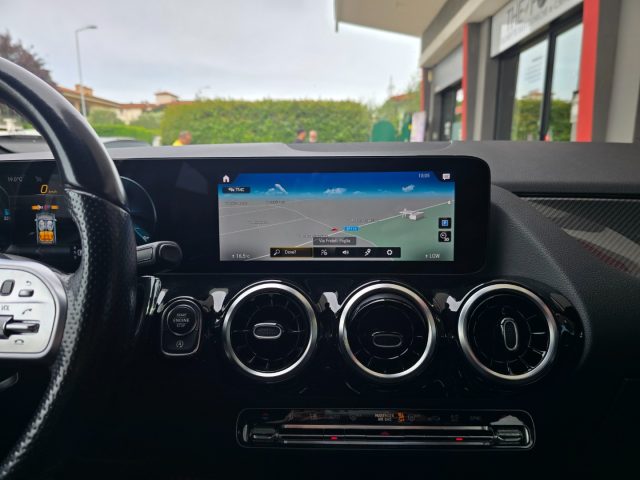MERCEDES-BENZ GLA 200 usata, con USB