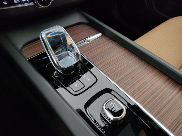 VOLVO XC60 usata, con Touch screen