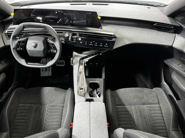 PEUGEOT 5008 usata, con Sedile posteriore sdoppiato