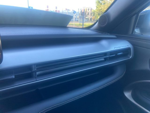 JEEP Avenger usata, con Luci diurne LED