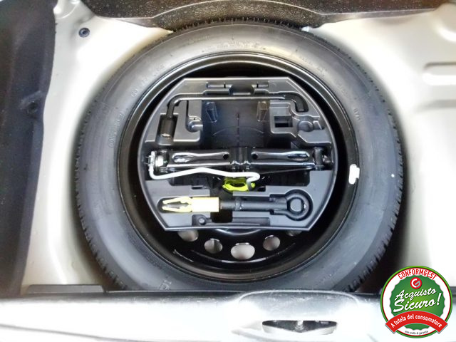 PEUGEOT 208 usata, con Hill holder