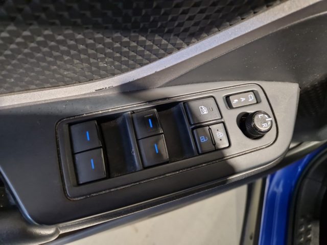 TOYOTA C-HR usata, con Controllo vocale