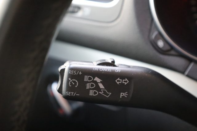 VOLKSWAGEN Golf usata, con Pacchetto sportivo