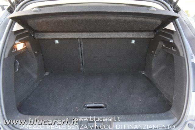 RENAULT Captur usata, con Sistema di navigazione