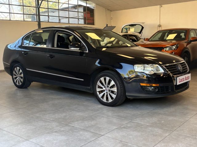VOLKSWAGEN Passat usata, con Airbag laterali