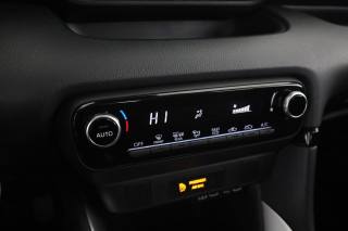 TOYOTA Yaris usata 8