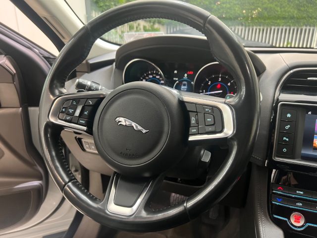 JAGUAR F-Pace usata, con USB
