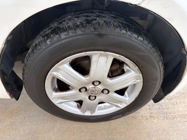 TOYOTA iQ usata, con Luci diurne