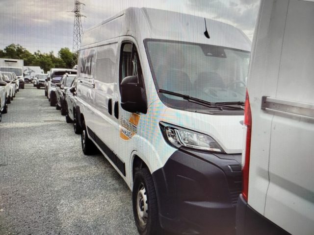 PEUGEOT Boxer usata, con Airbag