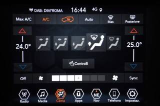 JEEP Renegade usata, con USB