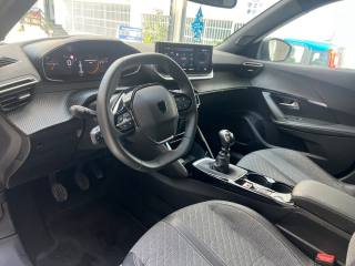 PEUGEOT 2008 usata, con Park Distance Control
