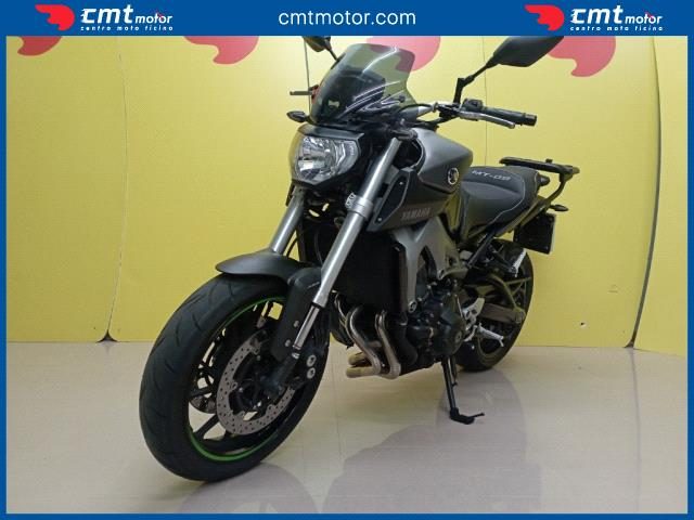 YAMAHA MT-09 usata 1