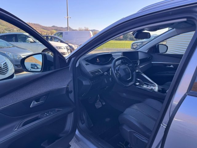 PEUGEOT 5008 usata, con Cerchi in lega