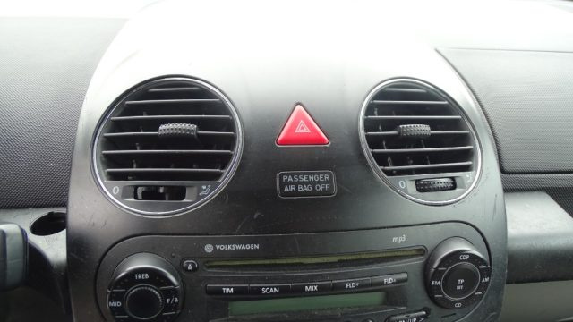 VOLKSWAGEN New Beetle usata 98