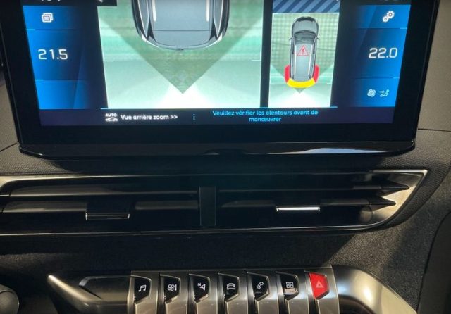 PEUGEOT 5008 usata, con Sistema di navigazione