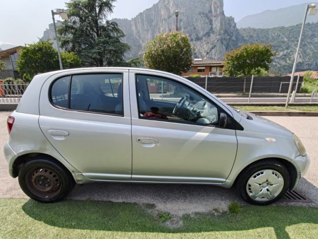 TOYOTA Yaris usata, con Servosterzo
