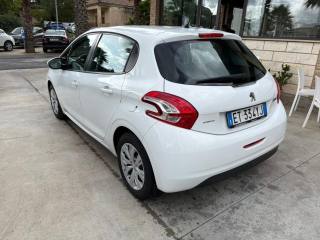 PEUGEOT 208 usata, con Autoradio