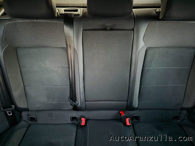 VOLKSWAGEN T-Roc usata, con Interni in pelle