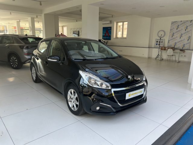 PEUGEOT 208 usata, con Autoradio