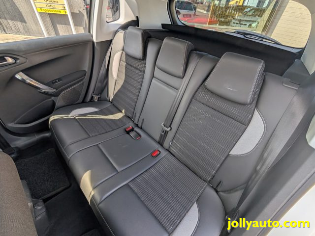 PEUGEOT 2008 usata, con Specchietti laterali elettrici