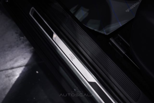 VOLKSWAGEN T-Roc usata, con ESP