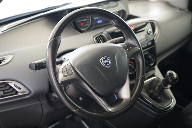 LANCIA Ypsilon usata, con Fendinebbia