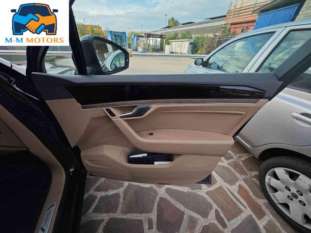 VOLKSWAGEN Touareg usata, con Park Distance Control