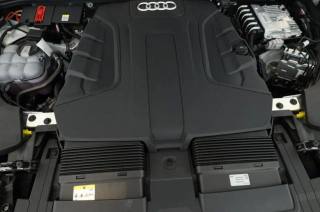 AUDI Q8 usata, con Interni in pelle