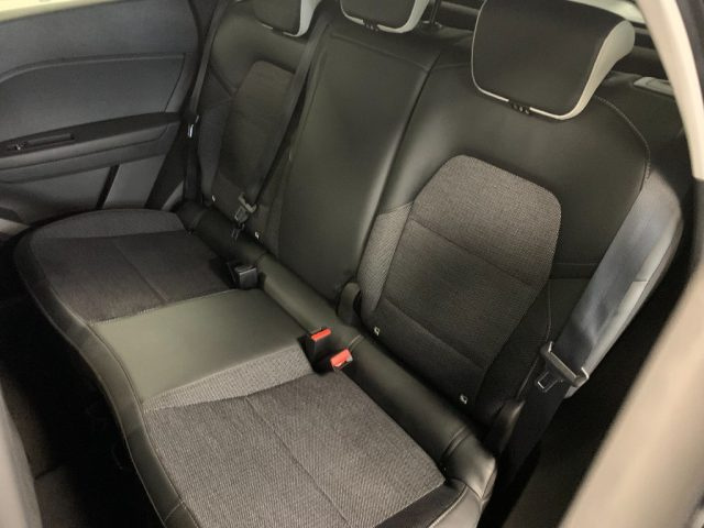 RENAULT Captur usata, con Sistema di navigazione