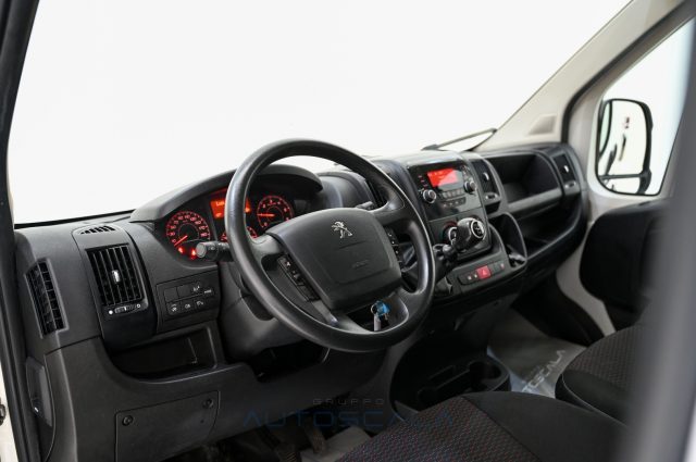 PEUGEOT Boxer usata, con Volante multifunzione
