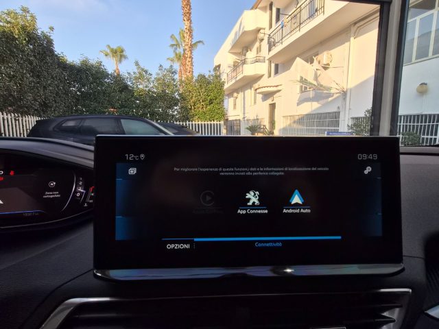 PEUGEOT 3008 usata, con USB