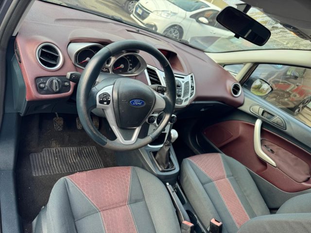 FORD Fiesta usata, con Controllo automatico clima