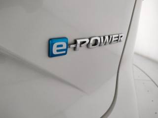 NISSAN Qashqai usata, con Fari LED